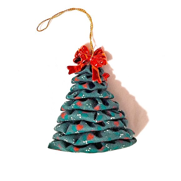 Set of 6 Handmade Green & Red Fabric “Yo-yo Scrunchie” Christmas Tree Ornament - Picture 1 of 6